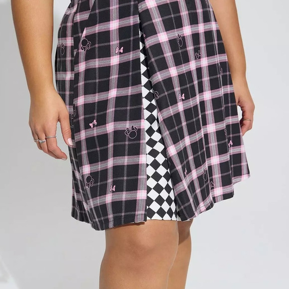 Torrid Plus Size 4 Disney Pink Plaid Minnie Mouse Pleated Punk Schoolgirl Skirt - Picture 3 of 4